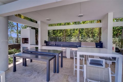 Condo in North Miami Beach, Florida, 3 bedrooms № 1991503 - photo 21