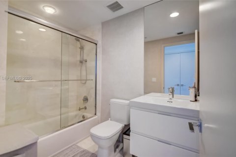 Condo in North Miami Beach, Florida, 3 bedrooms № 1991503 - photo 19