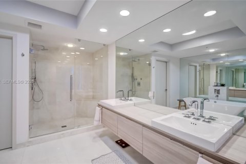 Condo in North Miami Beach, Florida, 3 bedrooms № 1991503 - photo 15