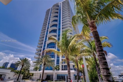 Condo in North Miami Beach, Florida, 3 bedrooms № 1991503 - photo 24