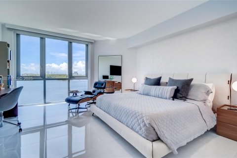 Condo in North Miami Beach, Florida, 3 bedrooms № 1991503 - photo 10