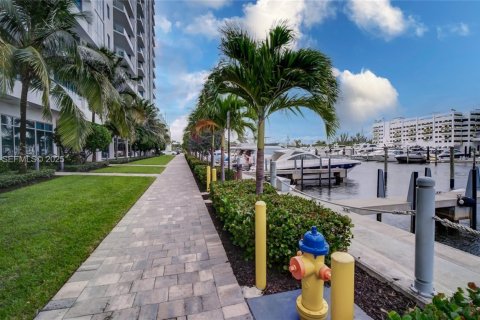 Condo in North Miami Beach, Florida, 3 bedrooms № 1991503 - photo 26