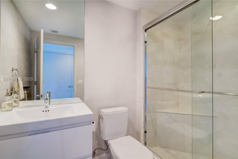 Condo in North Miami Beach, Florida, 3 bedrooms № 1991503 - photo 17