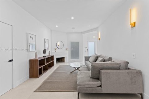 Casa en venta en Surfside, Florida, 3 dormitorios, 151.06 m2 № 2051528 - foto 7