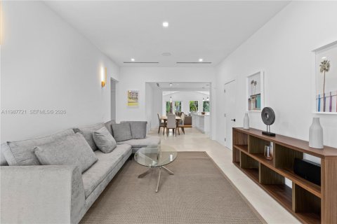 Casa en venta en Surfside, Florida, 3 dormitorios, 151.06 m2 № 2051528 - foto 4