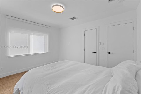 Casa en venta en Surfside, Florida, 3 dormitorios, 151.06 m2 № 2051528 - foto 28