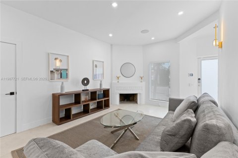 Casa en venta en Surfside, Florida, 3 dormitorios, 151.06 m2 № 2051528 - foto 6