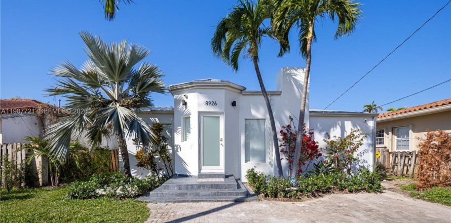 Casa en Surfside, Florida 3 dormitorios, 151.06 m2 № 2051528