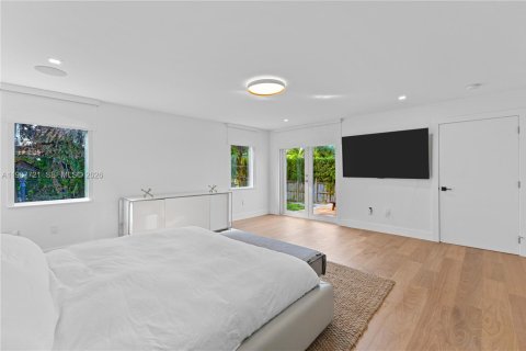 Casa en venta en Surfside, Florida, 3 dormitorios, 151.06 m2 № 2051528 - foto 21