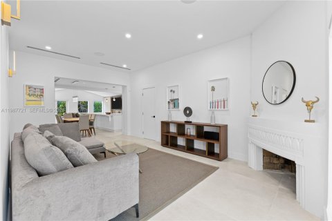 Casa en venta en Surfside, Florida, 3 dormitorios, 151.06 m2 № 2051528 - foto 3