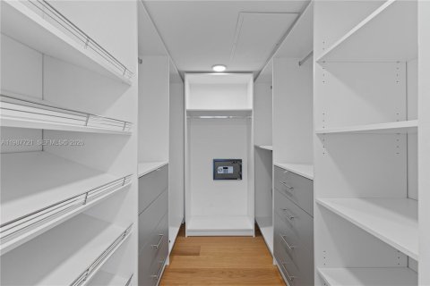 Casa en venta en Surfside, Florida, 3 dormitorios, 151.06 m2 № 2051528 - foto 24