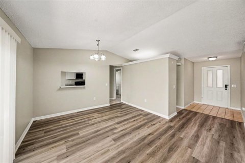 House in New Port Richey, Florida 3 bedrooms, 138.61 sq.m. № 2222572 - photo 7