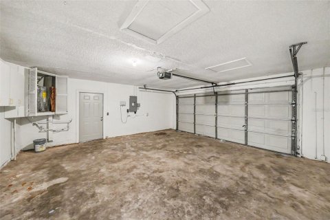 House in New Port Richey, Florida 3 bedrooms, 138.61 sq.m. № 2222572 - photo 24