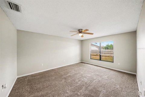 House in New Port Richey, Florida 3 bedrooms, 138.61 sq.m. № 2222572 - photo 16