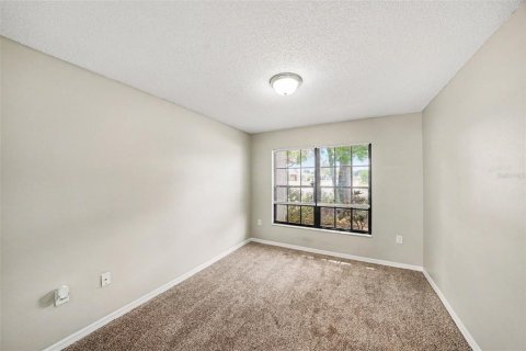 House in New Port Richey, Florida 3 bedrooms, 138.61 sq.m. № 2222572 - photo 19