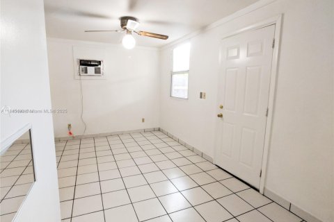 Commercial property in Miami, Florida 360.09 sq.m. № 1961589 - photo 5