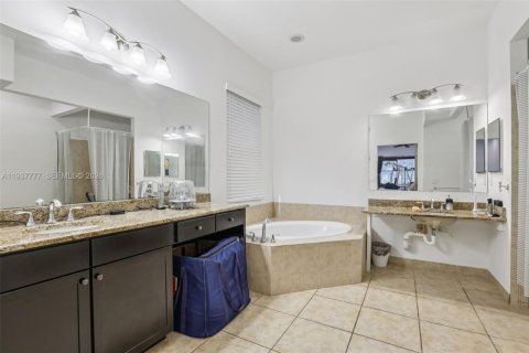 Купить виллу или дом в Дейви, Флорида 4 спальни, 252.97м2, № 1995700 - фото 23