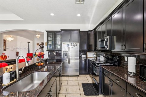 Купить виллу или дом в Дейви, Флорида 4 спальни, 252.97м2, № 1995700 - фото 15