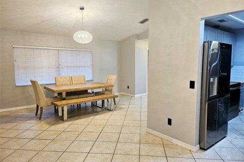House in Deltona, Florida 3 bedrooms, 170.57 sq.m. № 1812758 - photo 4