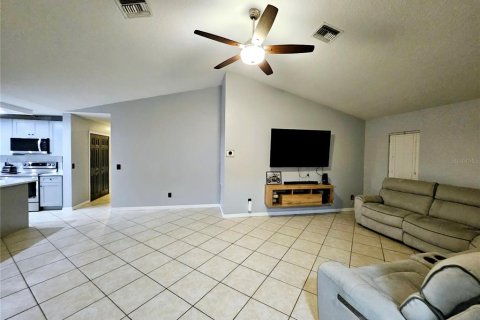 House in Deltona, Florida 3 bedrooms, 170.57 sq.m. № 1812758 - photo 10