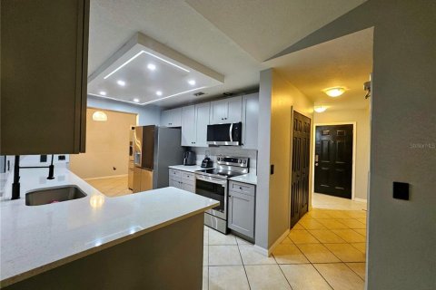 House in Deltona, Florida 3 bedrooms, 170.57 sq.m. № 1812758 - photo 7