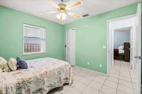 House in Port St. Lucie, Florida 3 bedrooms, 175.77 sq.m. № 2432913 - photo 26