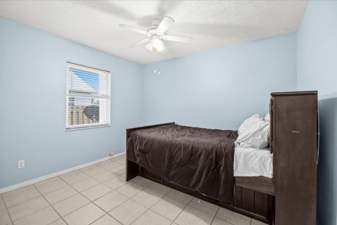 House in Port St. Lucie, Florida 3 bedrooms, 175.77 sq.m. № 2432913 - photo 22