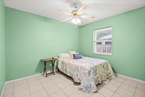 House in Port St. Lucie, Florida 3 bedrooms, 175.77 sq.m. № 2432913 - photo 25