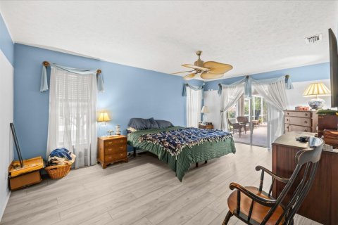 House in Port St. Lucie, Florida 3 bedrooms, 175.77 sq.m. № 2432913 - photo 16
