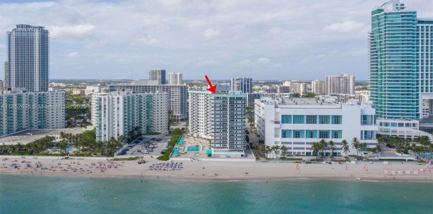 Condo à Hollywood, Floride, 2 chambres № 1874740