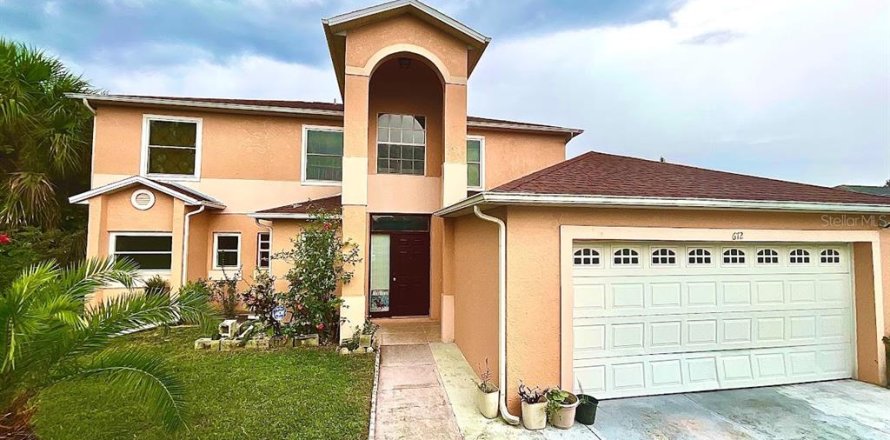 Casa en Kissimmee, Florida 4 dormitorios, 206.15 m2 № 1905105