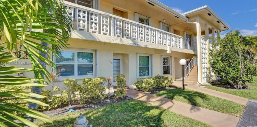 Condominio en Delray Beach, Florida, 2 dormitorios  № 1682599
