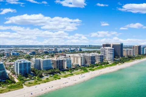 Villa ou maison à Surfside, Floride 6 chambres № 1997458