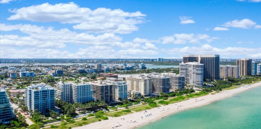 Villa ou maison à Surfside, Floride 6 chambres № 1997458