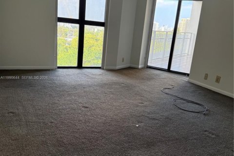 Снять в аренду кондоминиум в Майами, Флорида 2 спальни, 141.21м2, № 2057453 - фото 16