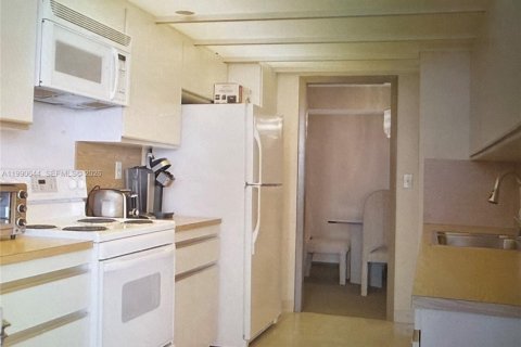 Снять в аренду кондоминиум в Майами, Флорида 2 спальни, 141.21м2, № 2057453 - фото 4