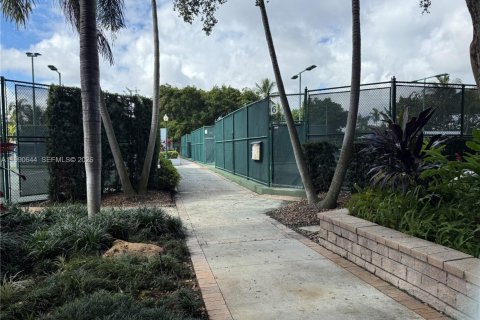 Снять в аренду кондоминиум в Майами, Флорида 2 спальни, 141.21м2, № 2057453 - фото 30