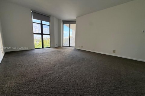 Снять в аренду кондоминиум в Майами, Флорида 2 спальни, 141.21м2, № 2057453 - фото 15