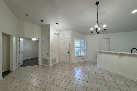 House in Winter Park, Florida 4 bedrooms, 148.46 sq.m. № 1916377 - photo 5