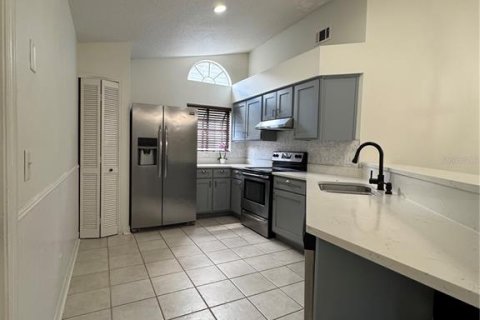 House in Winter Park, Florida 4 bedrooms, 148.46 sq.m. № 1916377 - photo 8