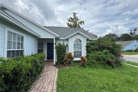 House in Winter Park, Florida 4 bedrooms, 148.46 sq.m. № 1916377 - photo 1