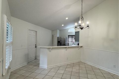 House in Winter Park, Florida 4 bedrooms, 148.46 sq.m. № 1916377 - photo 21