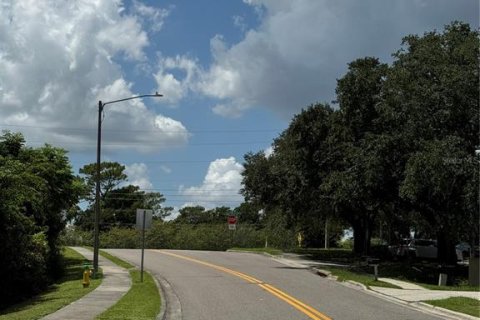 House in Winter Park, Florida 4 bedrooms, 148.46 sq.m. № 1916377 - photo 16