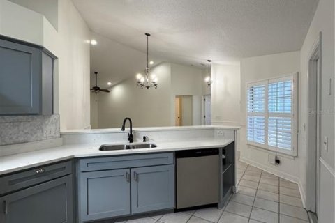 House in Winter Park, Florida 4 bedrooms, 148.46 sq.m. № 1916377 - photo 7