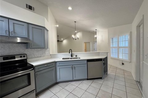 House in Winter Park, Florida 4 bedrooms, 148.46 sq.m. № 1916377 - photo 6