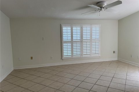 House in Winter Park, Florida 4 bedrooms, 148.46 sq.m. № 1916377 - photo 10