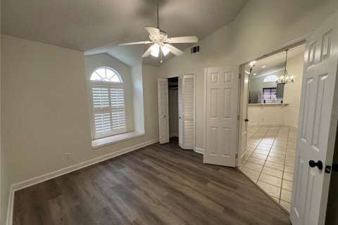 House in Winter Park, Florida 4 bedrooms, 148.46 sq.m. № 1916377 - photo 23