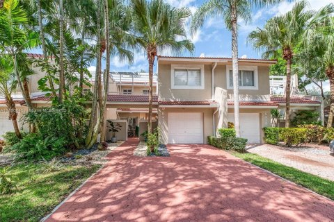 Townhouse in Doral, Florida 3 bedrooms, 176.33 sq.m. № 1854945 - photo 24