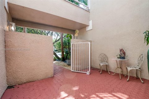 Townhouse in Doral, Florida 3 bedrooms, 176.33 sq.m. № 1854945 - photo 21