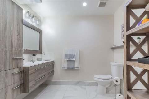 Townhouse in Doral, Florida 3 bedrooms, 176.33 sq.m. № 1854945 - photo 16